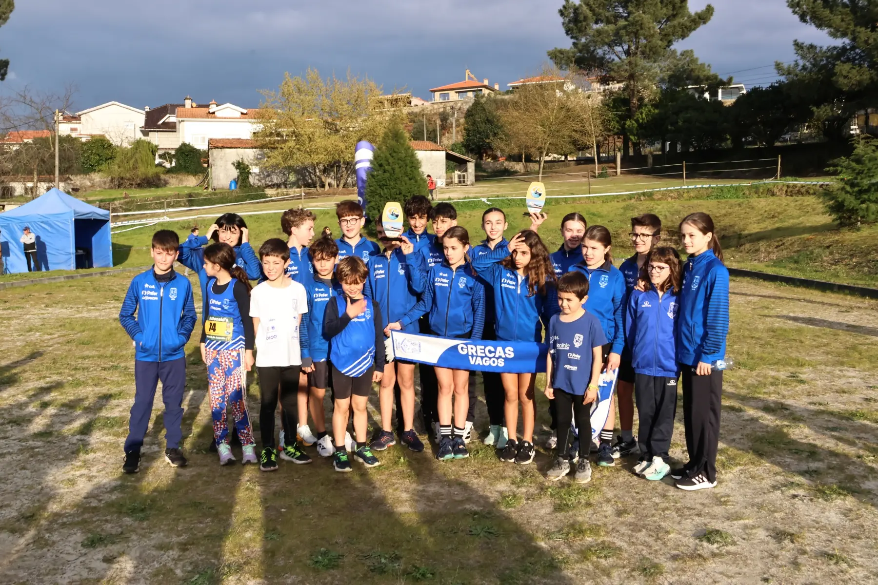 Jovens Atletas do Grecas Brilham no Distrital de Corta-Mato Jovem